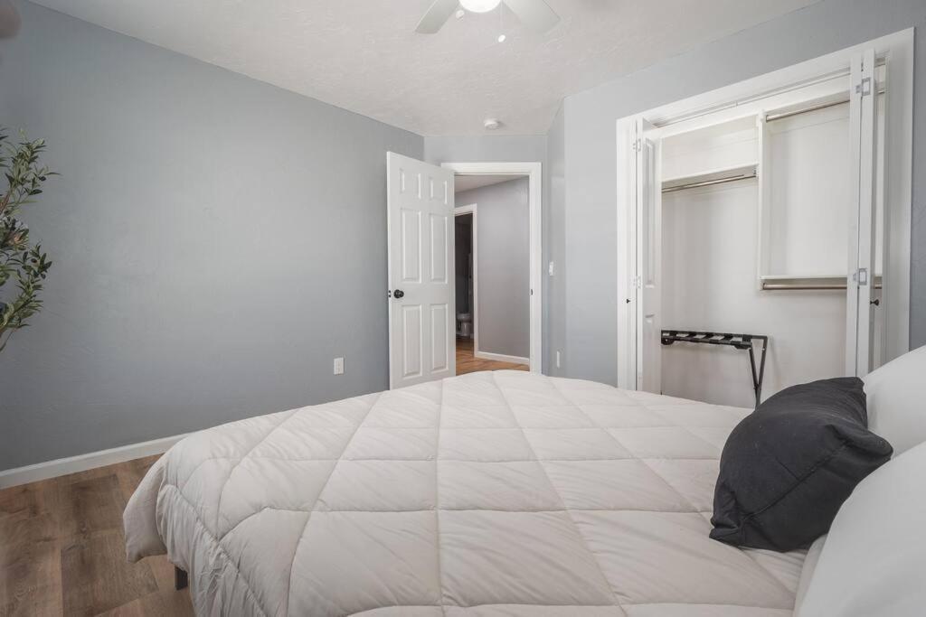 Casa vacanze Okc Casita - Newly Remodeled, Modern 2 Bedroom - Family And Pet Friendly Hot Tub *
