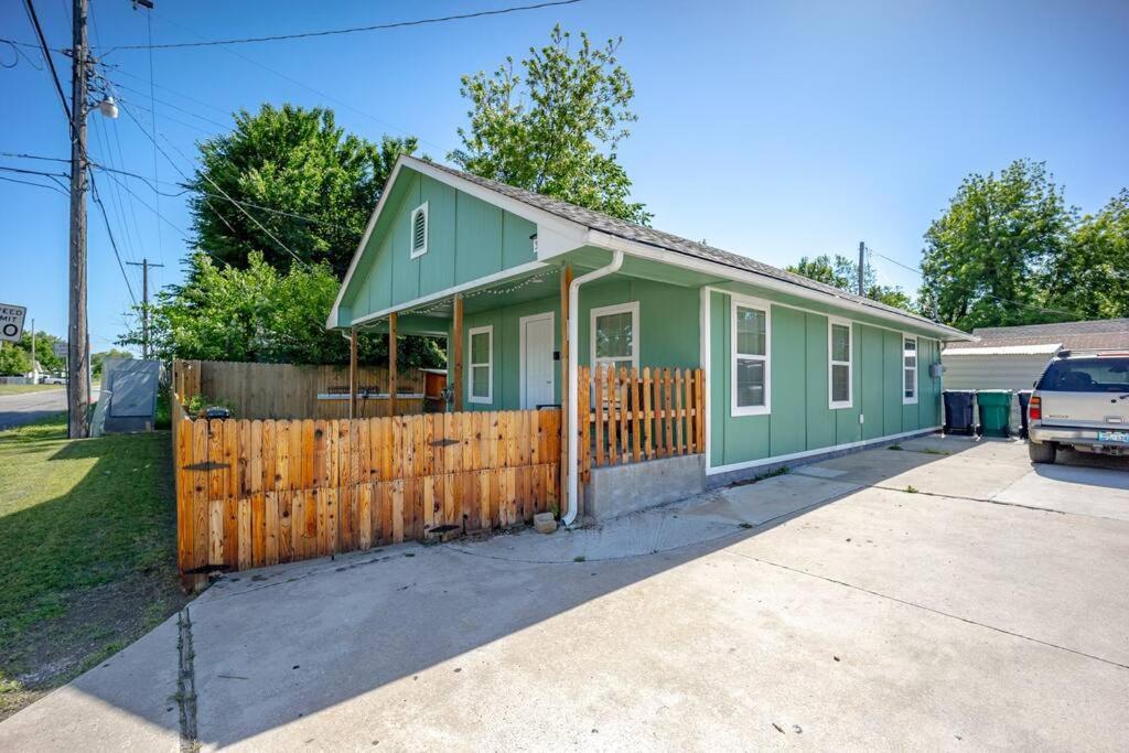 Okc Casita - Newly Remodeled, Modern 2 Bedroom - Family And Pet Friendly Hot Tub Casa vacanze *