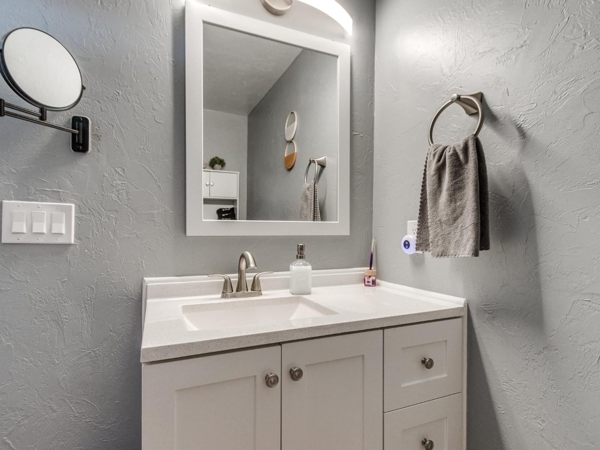 Okc Casita - Newly Remodeled, Modern 2 Bedroom - Family And Pet Friendly Hot Tub