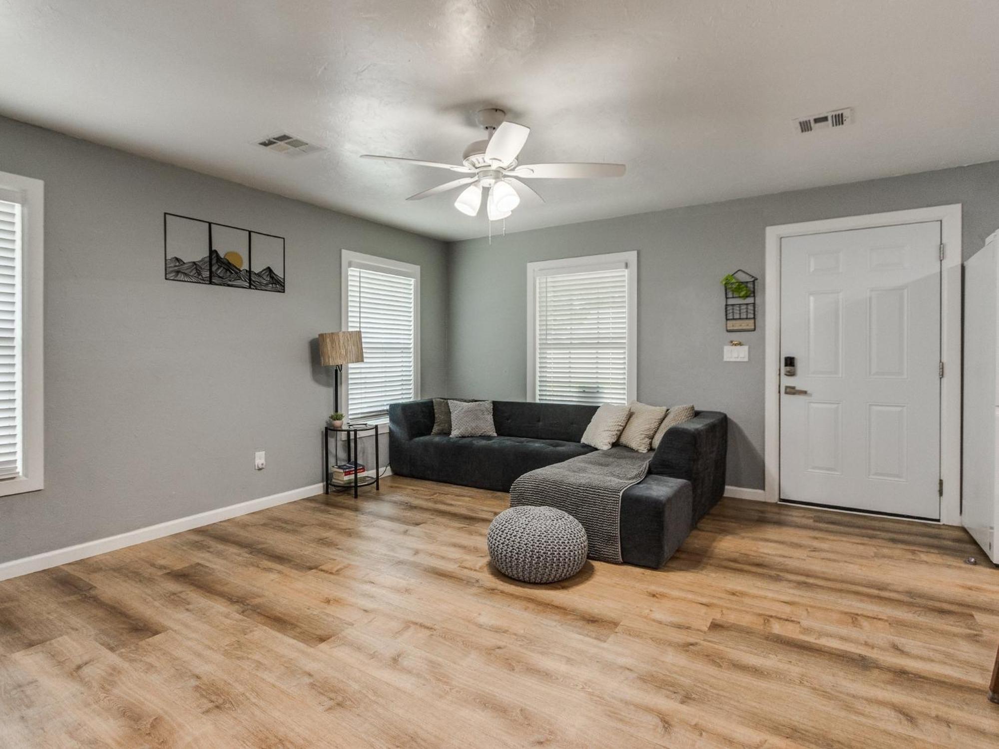 Okc Casita - Newly Remodeled, Modern 2 Bedroom - Family And Pet Friendly Hot Tub Casa vacanze
