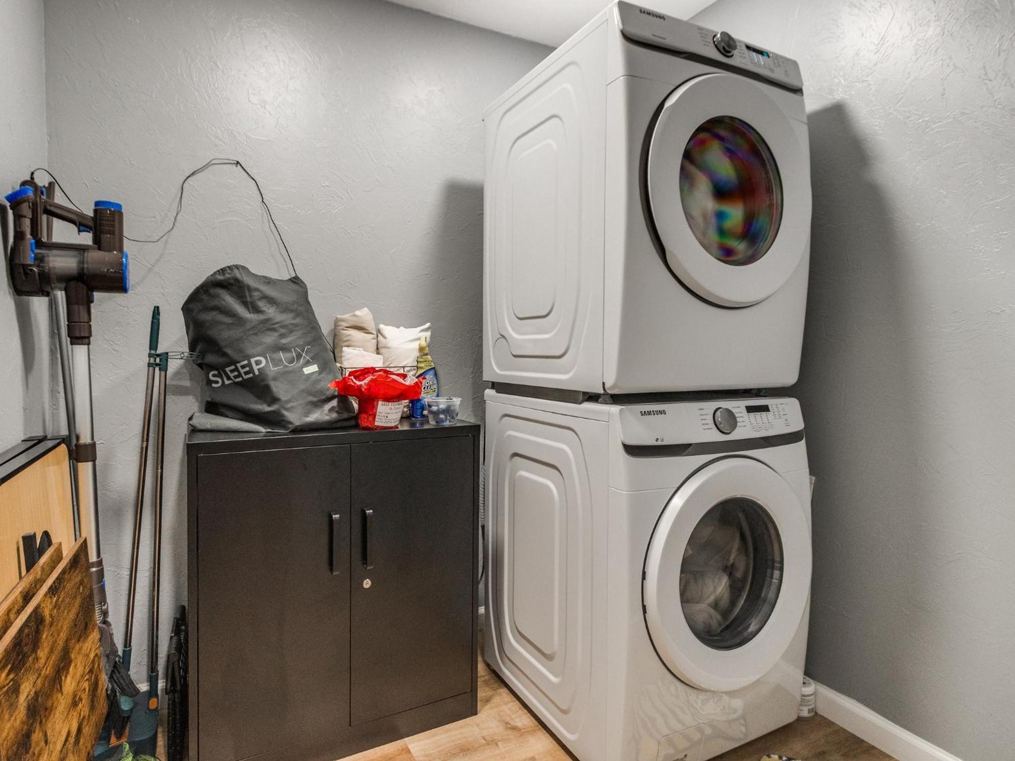 Okc Casita - Newly Remodeled, Modern 2 Bedroom - Family And Pet Friendly Hot Tub *