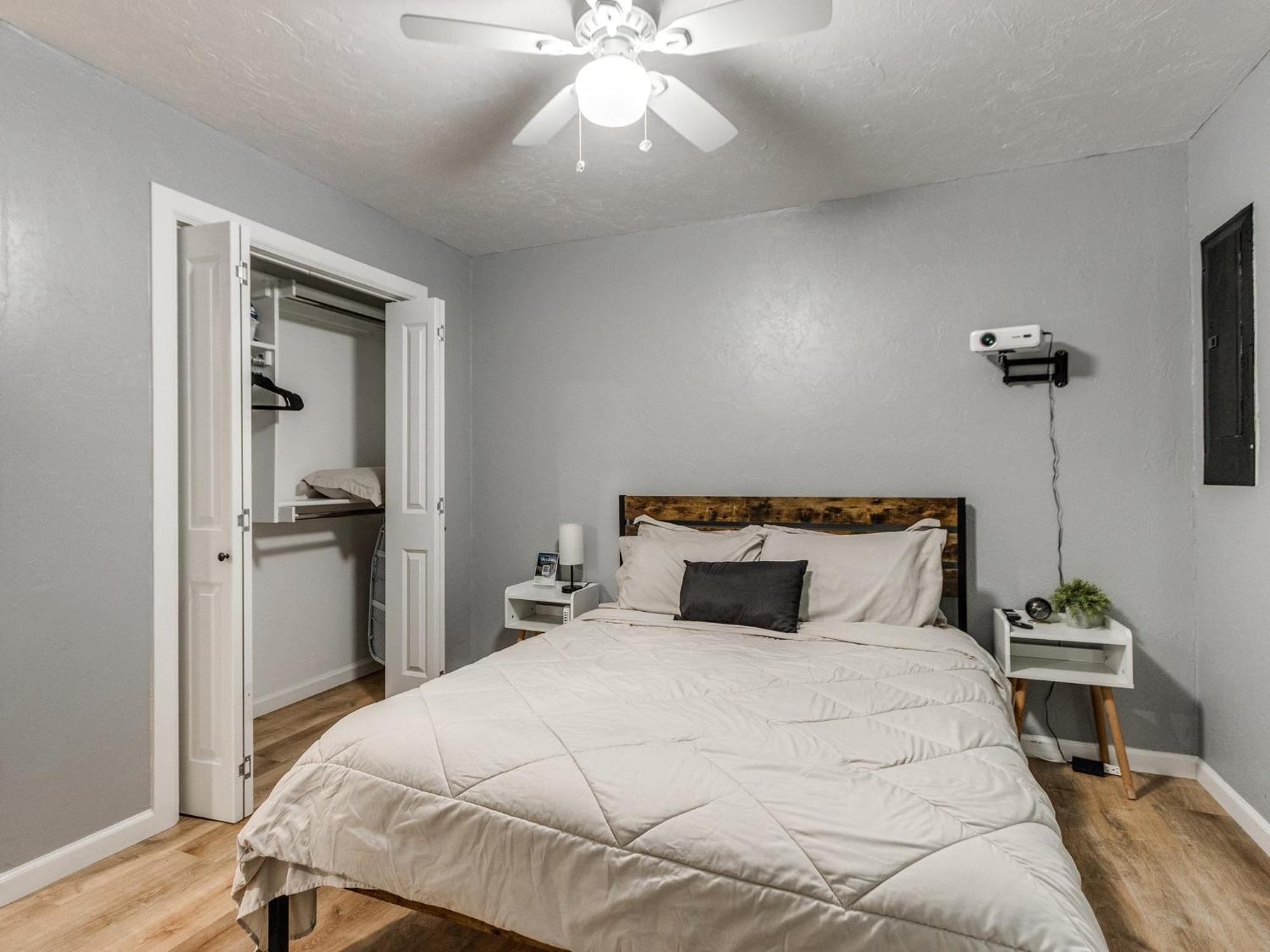 Casa vacanze Okc Casita - Newly Remodeled, Modern 2 Bedroom - Family And Pet Friendly Hot Tub *