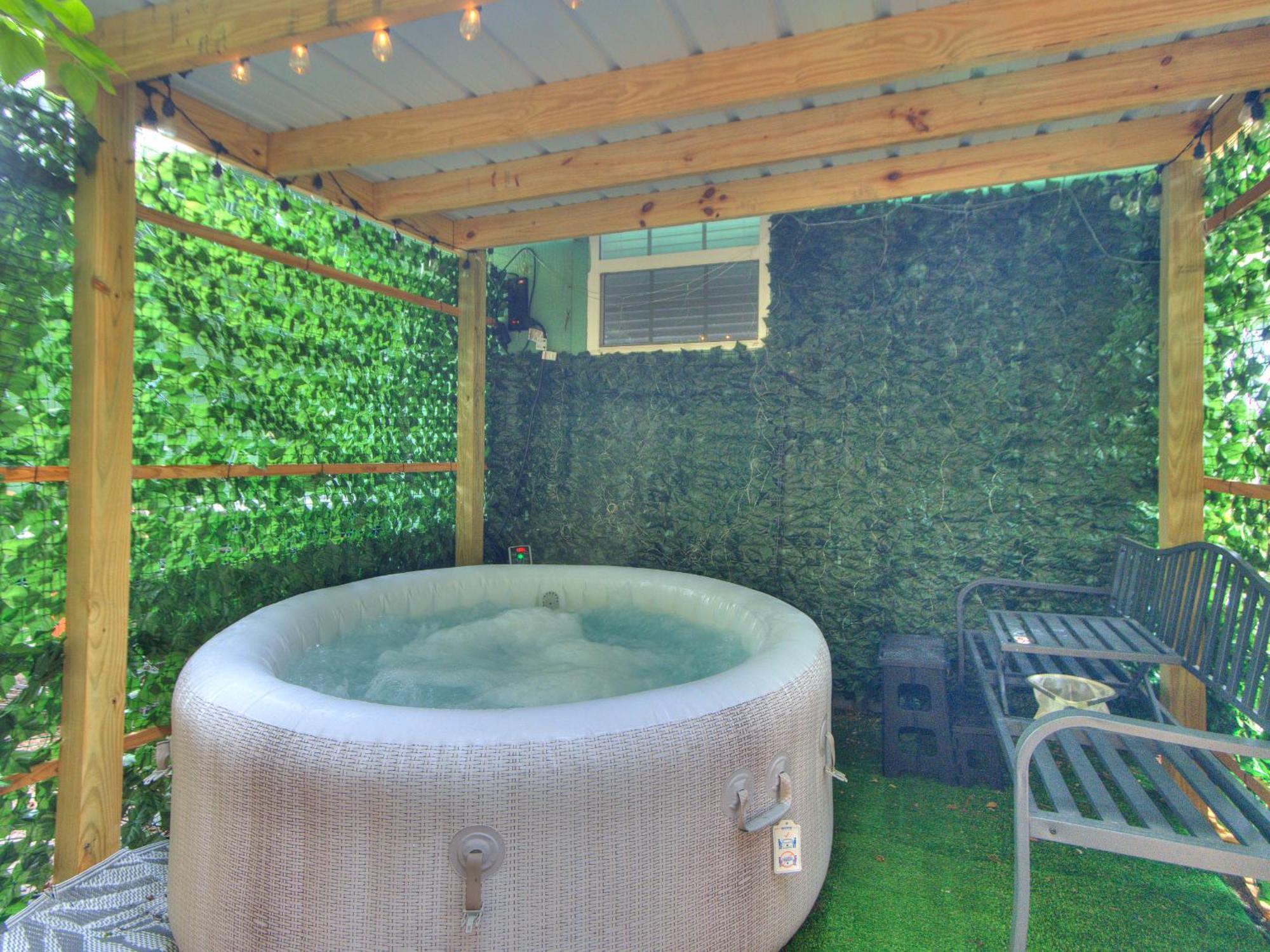 Okc Casita - Newly Remodeled, Modern 2 Bedroom - Family And Pet Friendly Hot Tub